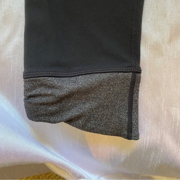 Lululemon Wunder Under Crop Size  6 - Picture 9 of 10